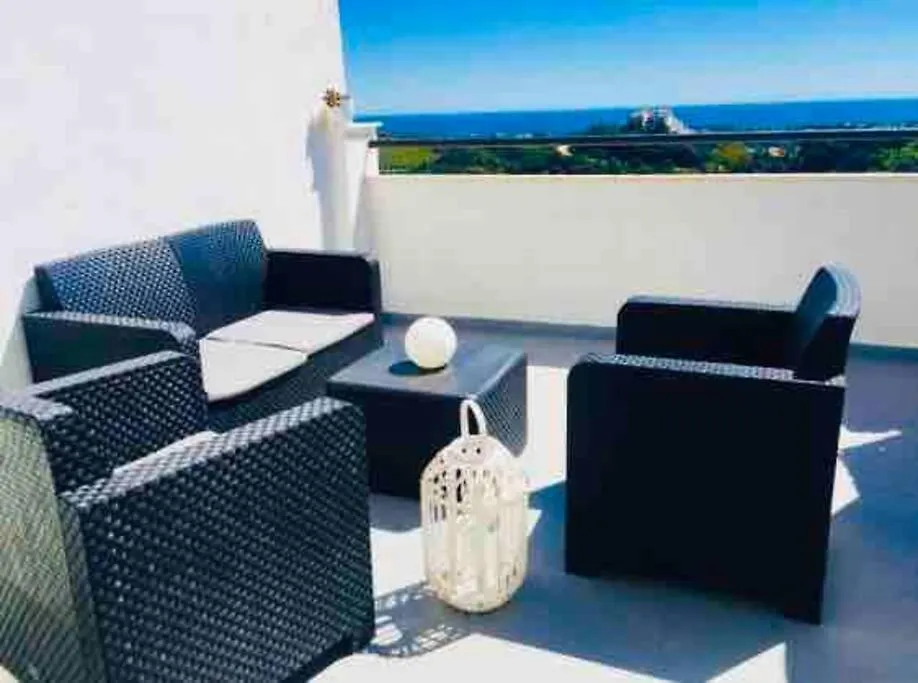 Atico Con Bonita Vista. En Urbanizacion Privada.! Apartamento Estepona