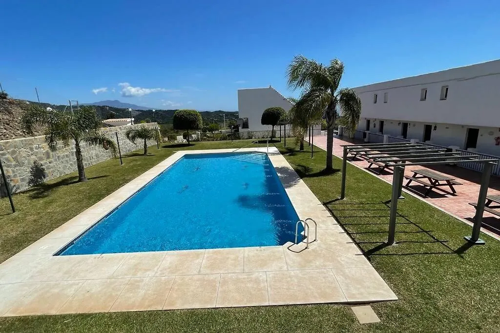 Atico Con Bonita Vista. En Urbanizacion Privada.! Apartamento Estepona